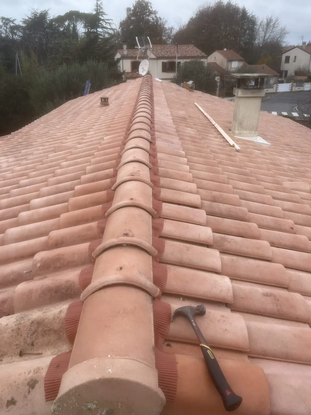 Le remplacement d'un faitage sur un toit - Blagnac